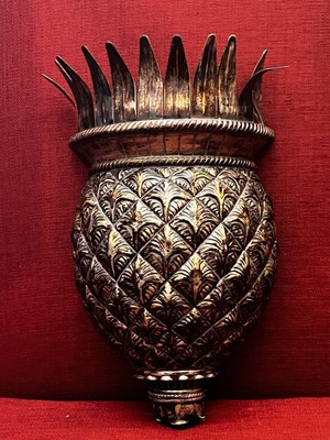 Golden Pineapple Elegance - Exquisite Metal Wall Art