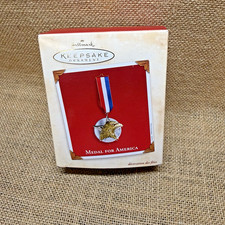 NEW Hallmark 2002 Medal for America Patriotic July 4th Ornament, Eagle, Star