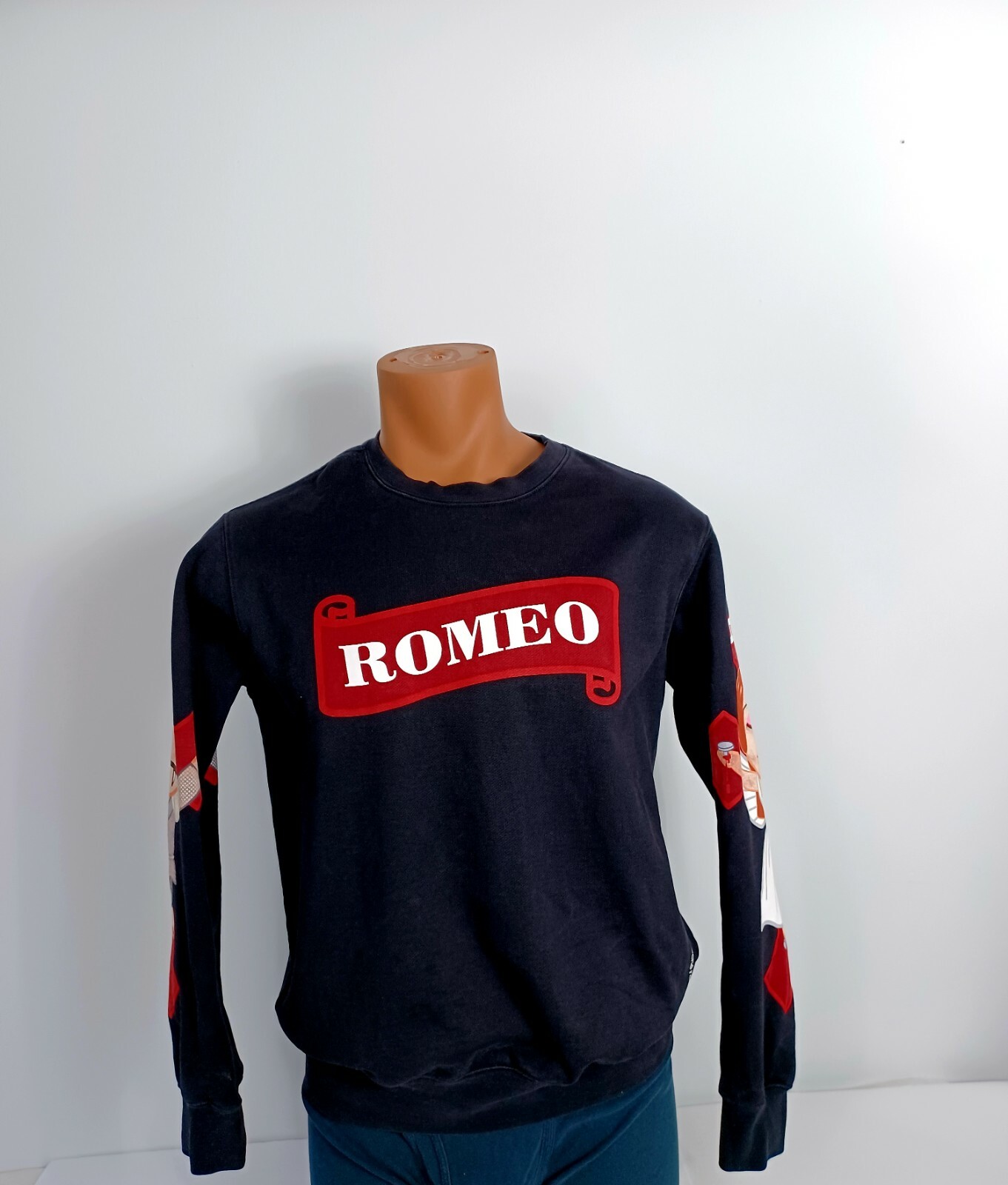 Devil Nut black Sweater Size Medium - image 1