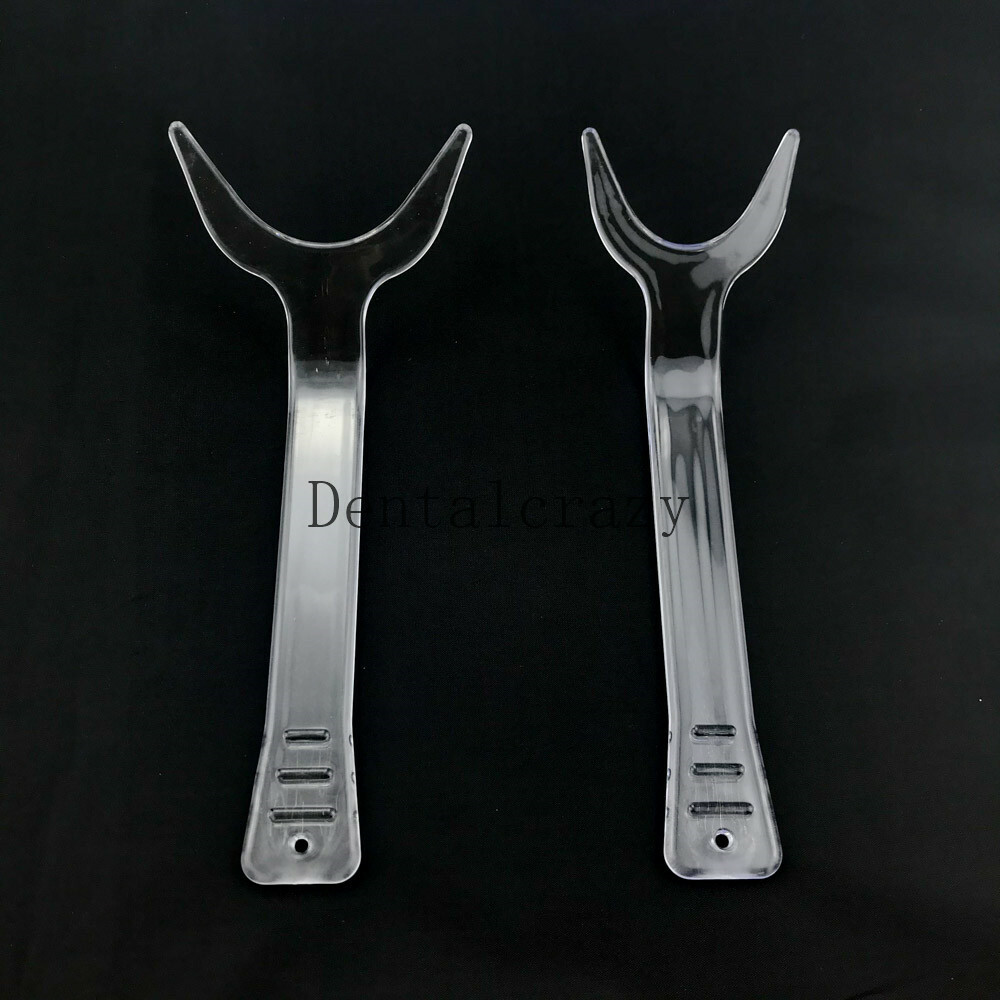 Doublewider The three-way Cheek Retractor offers maximum visibility, patient