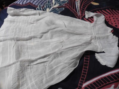 ALTES TAUFKLEID CHIFFON BAUMWOLLE SPITZE KLEINE HANDFALTEN 1900