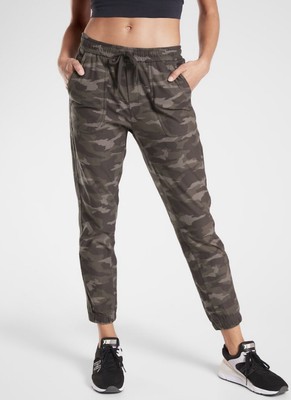 Athleta Camo Farallon Jogger Size 2P 