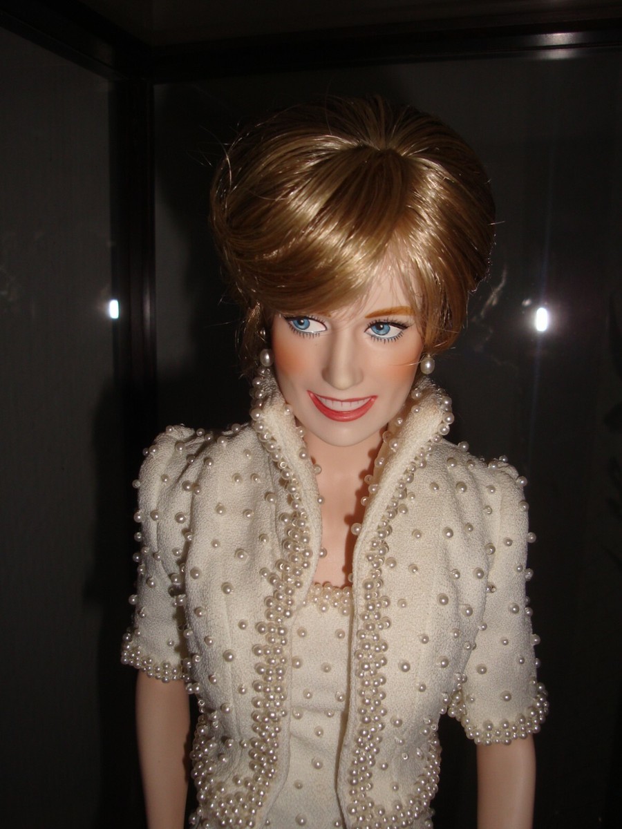 Franklin Mint Collectible Diana Princess of Wales Doll in Custom