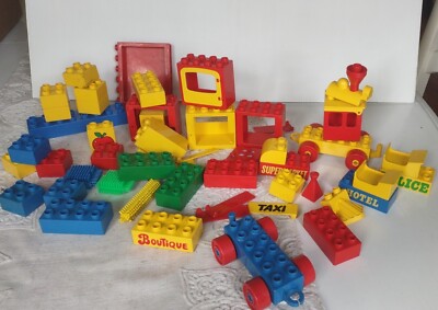 50 vintage LEGO Duplo train car cargo pieces supermarket hotel blocks