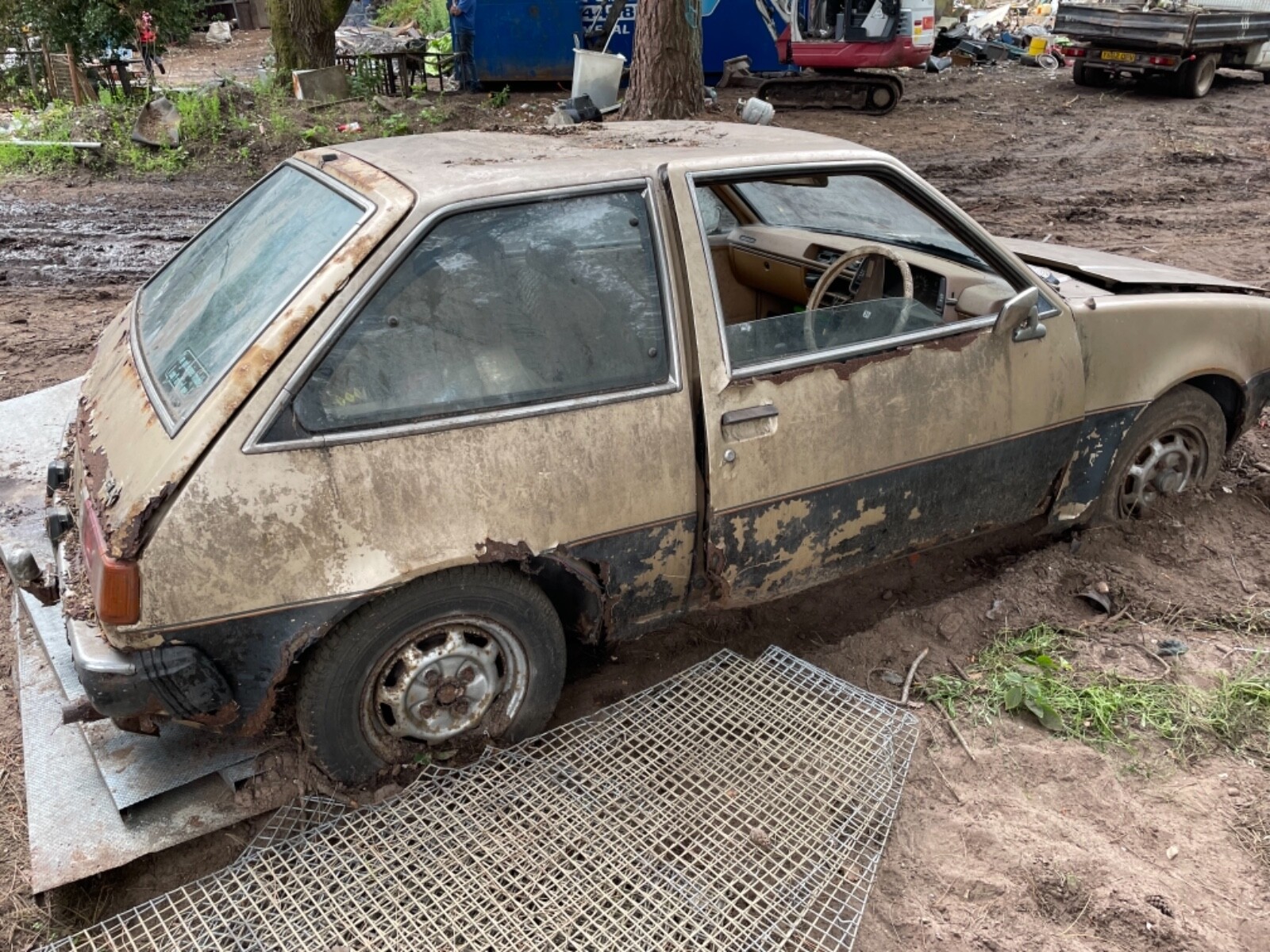 Image 1 - Mitsubishi colt