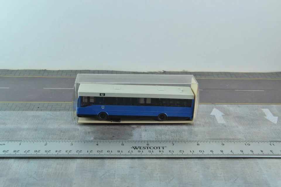 Autobús urbano Wiking 24703 MAN SL 202 Munich escala 1:87 HO Foto 3 de 3