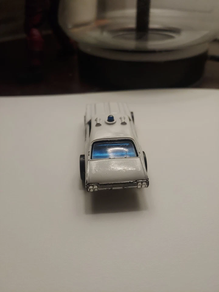 Hot Wheels Redline 1975 Police Cruiser Olds 442 base de plástico policía estatal  Foto 4 de 4