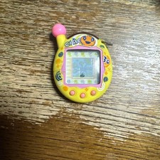 Bandai Keitai Kaitsu Tamagotchi Plus Ciao 30th Anniversary Memetchi Yellow Used