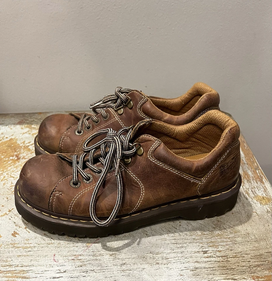 Zapatos con cordones bajos Dr. Martens años 90 de cuero marrón pardo 10940 para hombre talla 10 de colección Foto 3 de 4