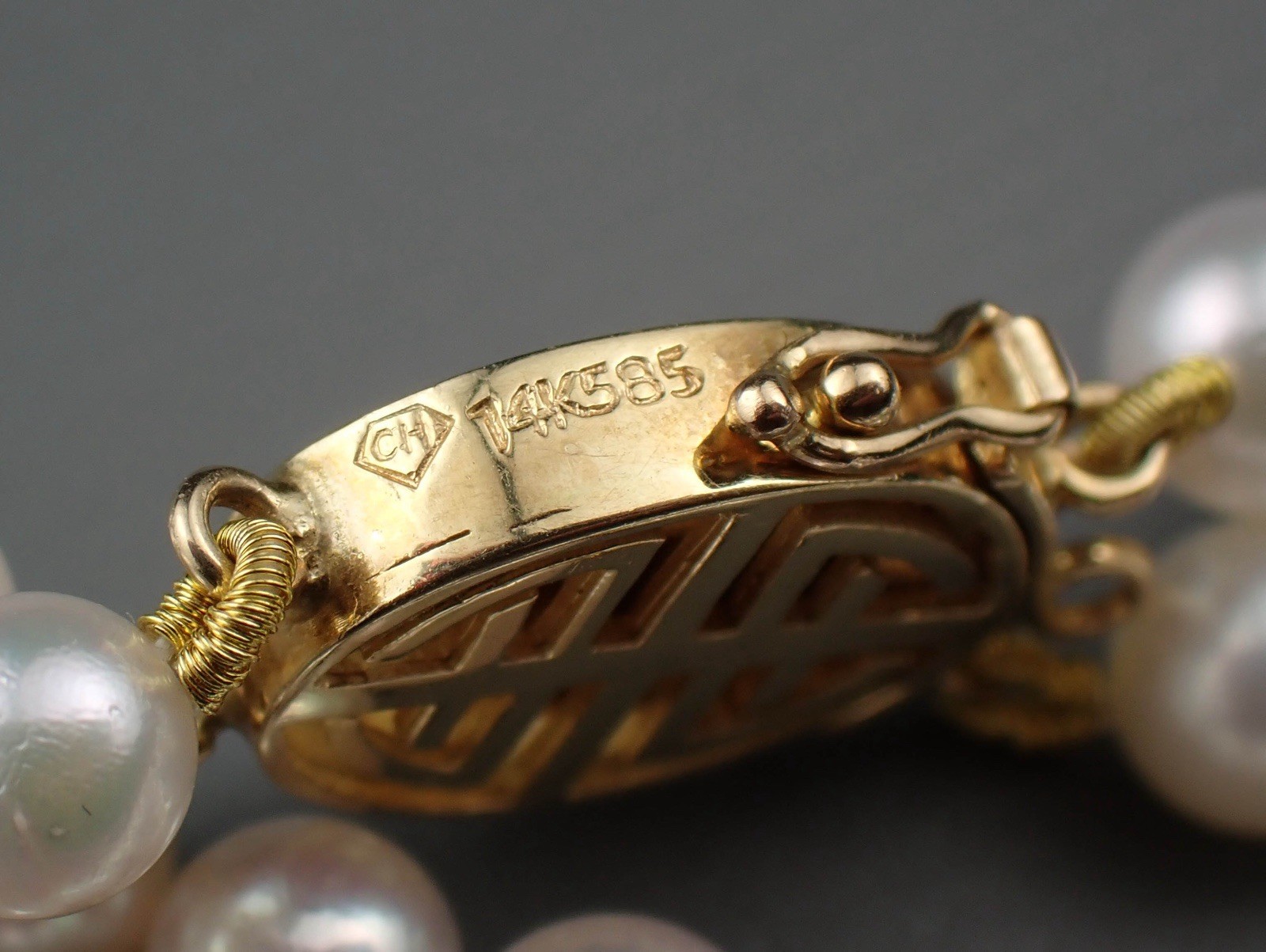 14k Solid Gold White Pearl Double Stranded 7.25 I… - image 5