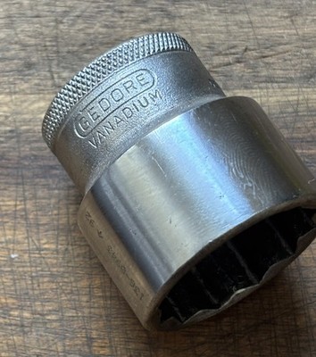 GEDORE D19 - 30mm metrisch.  1/2'' Antrieb - 12 Punkt Stecknuss - gelagert / leichter Einsatz 