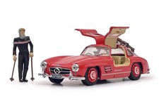 Schuco Mercedes 300sl Coupe Gullwing (w198) 1954 Con Sci With Figure And Ski 1:43 450376600