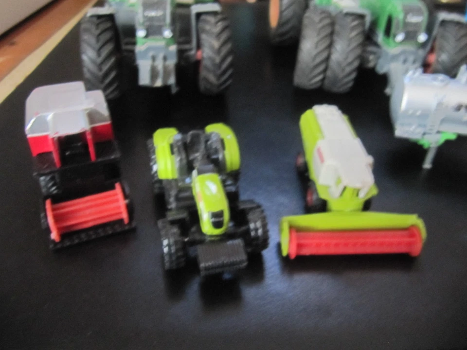 LOT AGRICOLE SIKU TRACTEUR + MATERIEL DIVERSES ECHELLES 1/87 + 1/24 - Photo 4/4