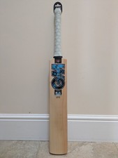 Image of GM Diamond Limited Edition Junior Cricket Bat (2025) - Size 6