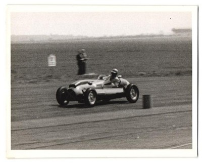 Fotografie Motorsport, Auto-Rennen, Rennwagen in Silverstone 