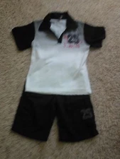 VERY CUTE BOYS 2 PC SHORTS SHIRT SET SIZE XS 4-5 BLACK / WHITE