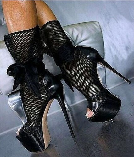 high heels platform black
