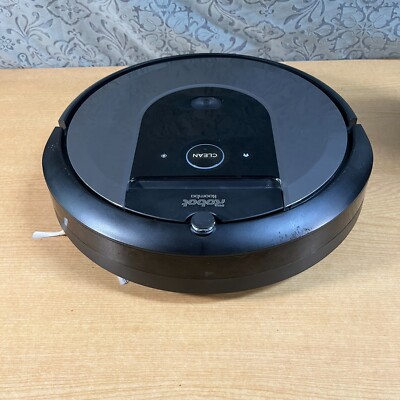 iRobot Roomba i7 Robot Vacuum Wi-Fi Connected with ADE-N1 Base | eBay