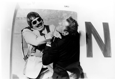 JAMES BOND 007 MOONRAKER STRENG GEHEIM: 1 Foto (ca.13x18cm)  ROGER MOORE -28-