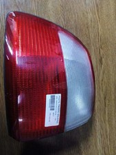 RÜCKLEUCHTE AUßEN LINKS / 703930 FÜR OPEL OMEGA B BASICO BERLINA 170 CV / 125 KW