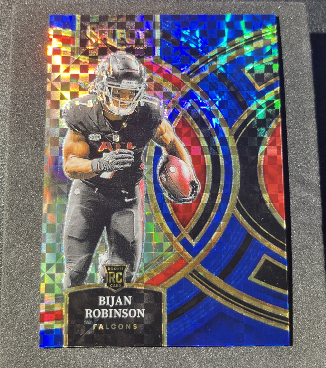 2023 Panini Select - Premier Level Bijan Robinson #180 Blue Prizm /149 (RC)