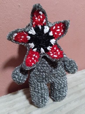 Stranger Things Demogorgon Gehäkelt Figur Geschenk Weihnachten Neu 32cm Handmade