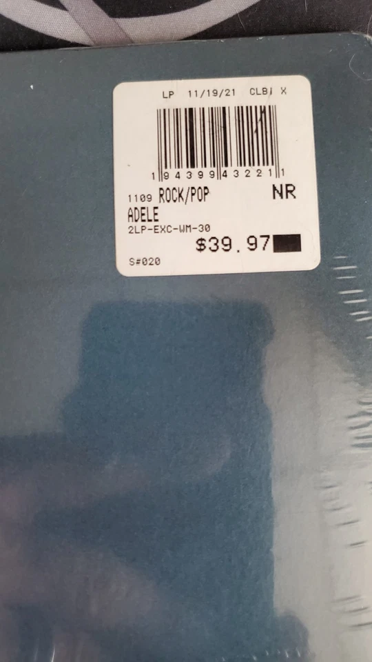 ADELE 30 clear vinyl 180 gram double lp sealed - Image 3 of 4
