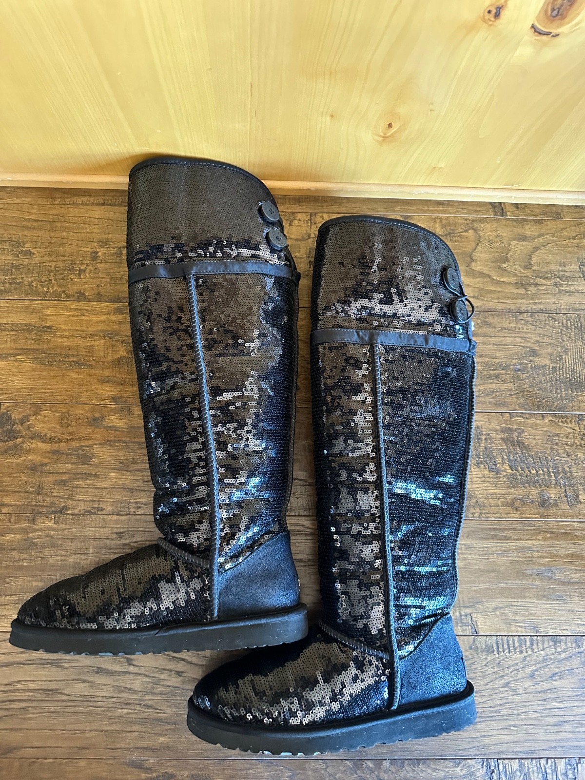 UGG  OVER THE KNEE BAILEY BUTTON SPARKLE 9 BLACK  HOLOGRAM EUC FUR TALL RARE image 9
