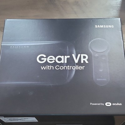Samsung Gear VR with Controller Black Smartphone VR Headset Powered by Oculus