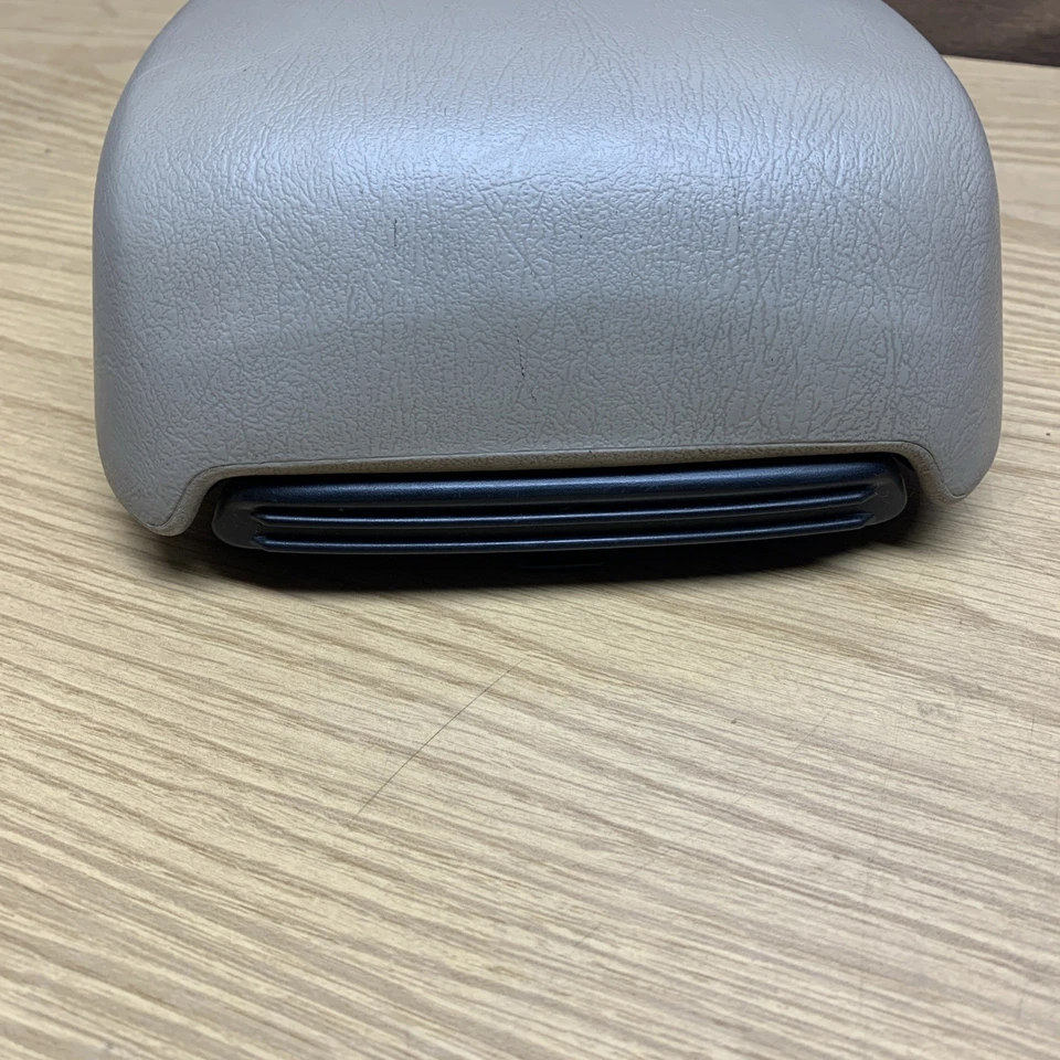2000-2007 Ford Taurus Mercury Sable Center Console Lid Armrest Cover OEM USED - Image 4 of 4
