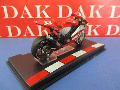 Modellino Moto Minichamps 1/12 Yamaha YZR-M1 Valentino Rossi Fiat Moto Gp 2007 Gp Australia Modellino Moto Minichamps 1/12 Yamaha YZR-M1 Valentino Rossi Fiat Moto Gp 2007 Gp Australia