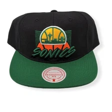 Mitchell & Ness Seattle Supersonics RetroStack Deadstock HWC Adjustable Snapback
