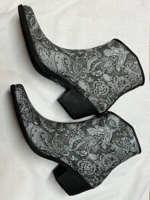 Nomad Wrangle Boots Paisley Print Black Silver Women's Size 9