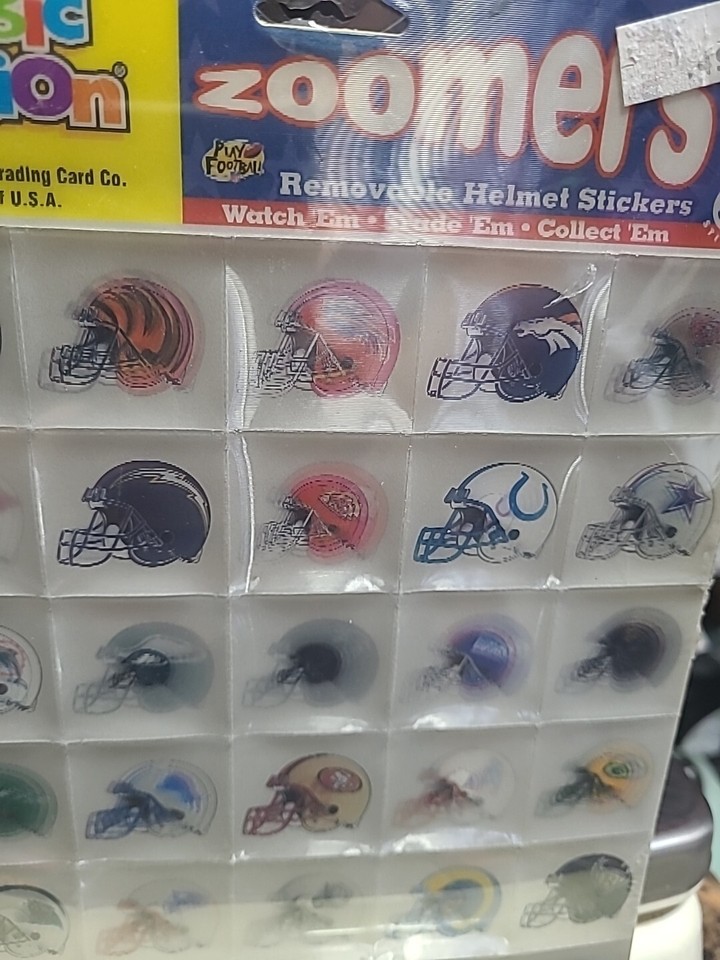 1997 MAGIC MOTION NFL ZOOMERS 30 COUNT REMOVABLE HELMET STICKERS STILL