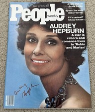 Audrey Hepburn Signed Autographed 1976 Vintage People Full Magazine PSA/DNA LOA