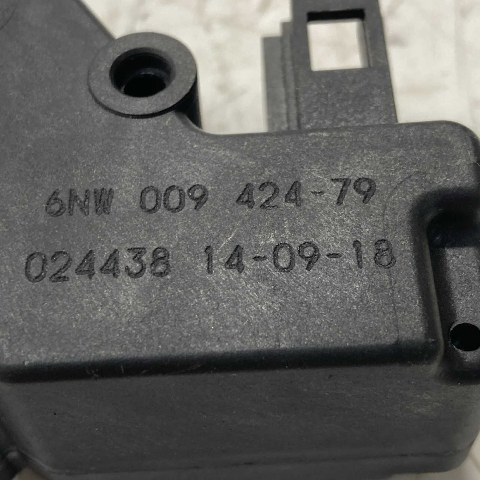 2012-2020 Tesla Model S Liftgate Trunk Lid Cinch Lock Latch Actuator w/ Cable