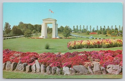 Peace Arch Memorial Blaine WA Douglas BC US Canada Border Postcard