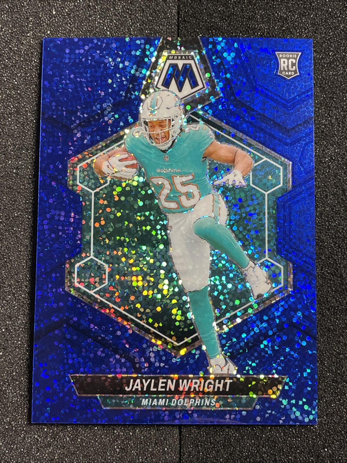 2024 Panini Mosaic - Rookies Jaylen Wright #383 Blue Sparkle Prizm #/96 (RC)