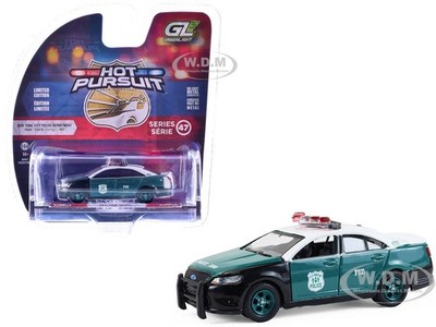 2014 FORD TAURUS ''NYPD VINTAGE TRIBUTE'' GREEN 1/64 DIECAST BY GREENLIGHT 43050 B