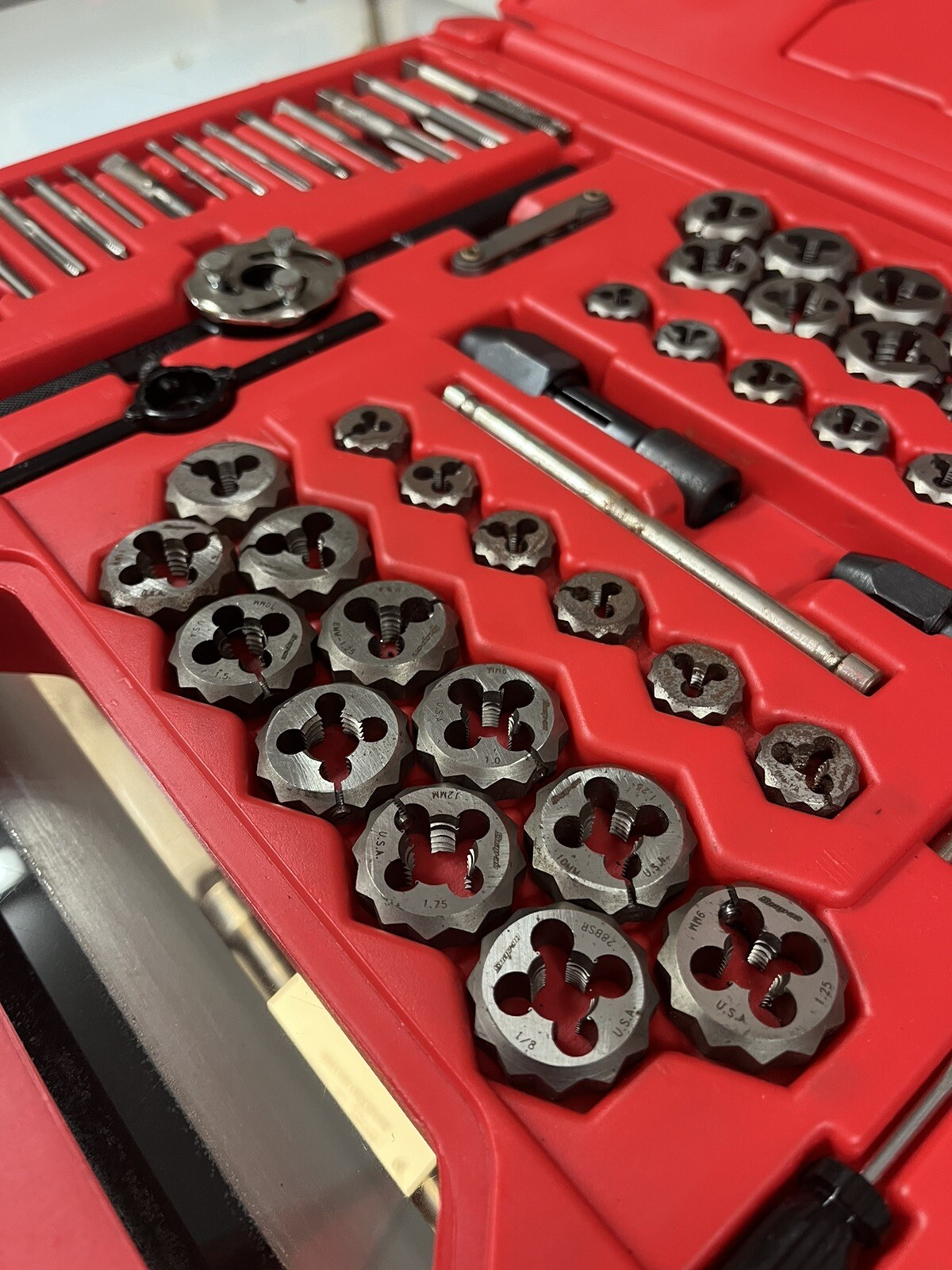 SnapOn 76Piece Tap and Die Master Set TDTDM500 SAE & METRIC *NICE