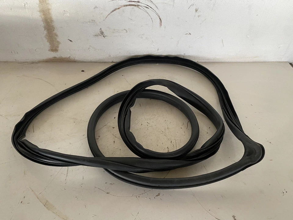 MAZDA 3 BODY SEAL RUBER RIGHT FRONT, BL, SEDAN, 2009-2013 - image 2 of 4