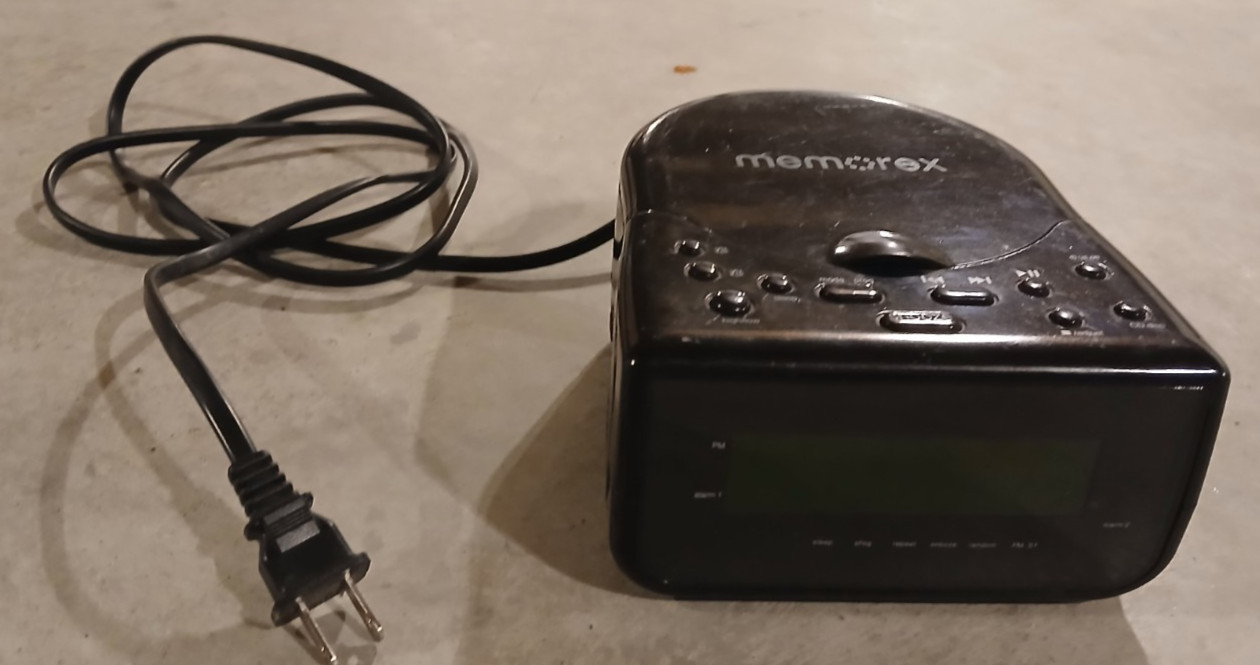 Radio With Headphone Jack, Battery/wall Plug