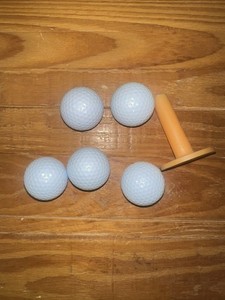 Golf Rubber Tee Driving Range 2 3/4 inch with 5 unbranded golf balls Practice