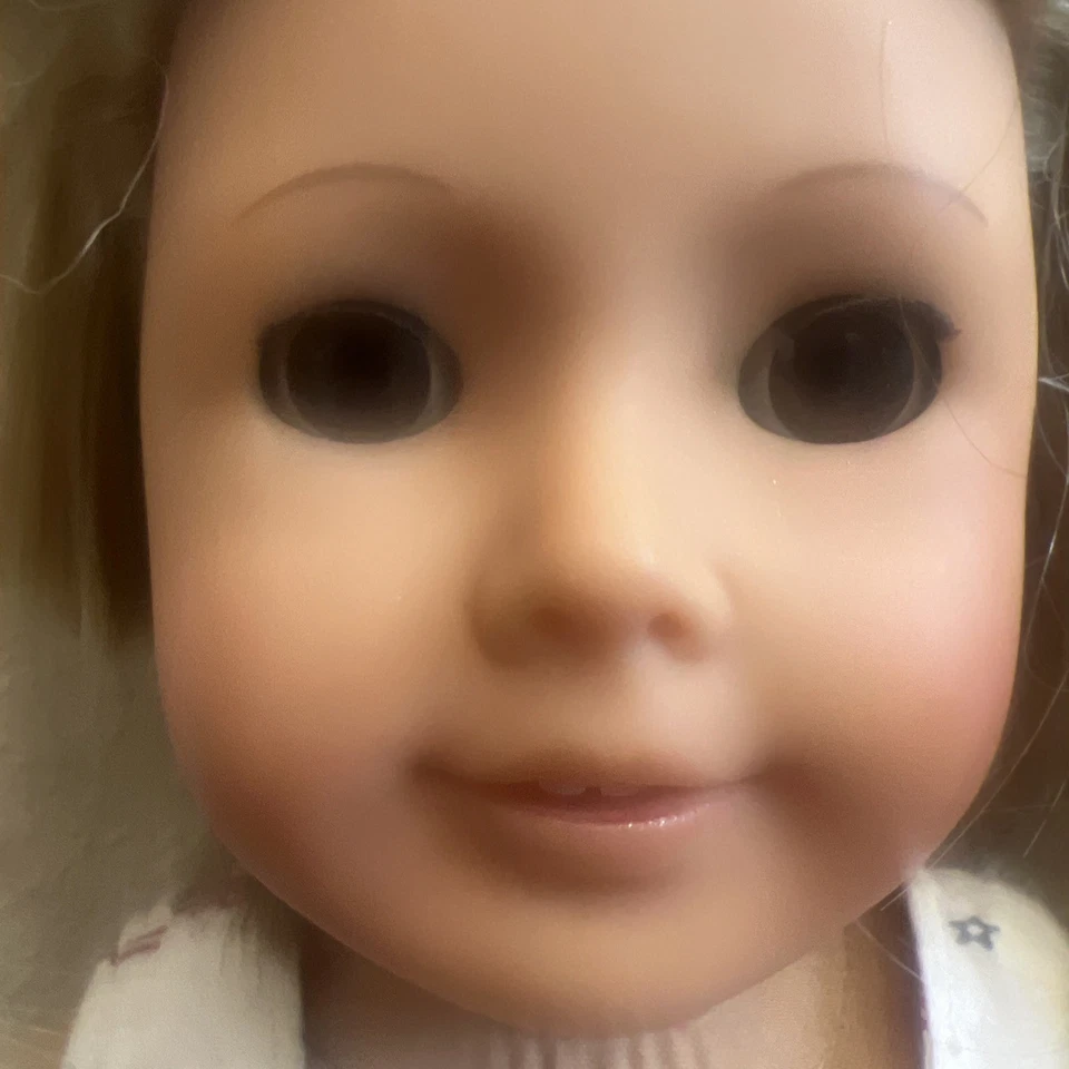 Muñeca American Girl Kailey Hopkins con Vestido EE. UU. Niña del Año 2003 Corte de Pelo  Foto 3 de 4