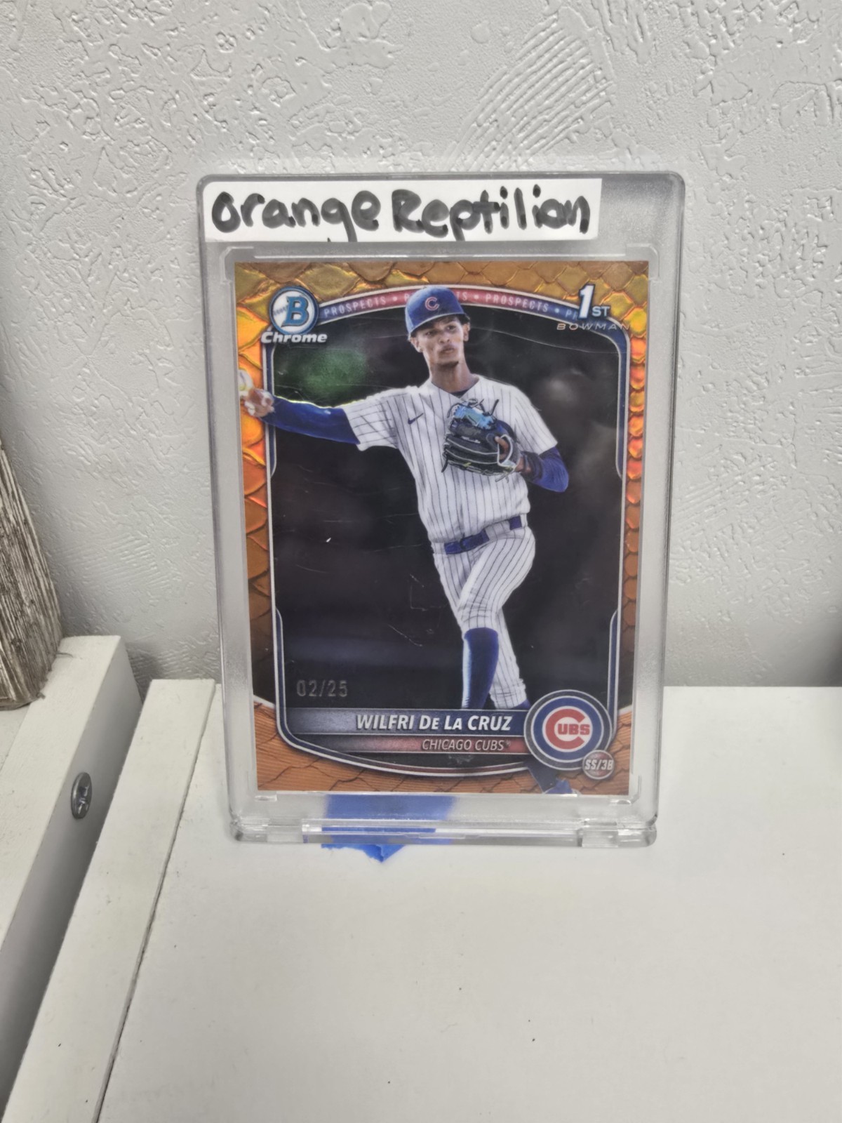 2025 Bowman Chrome Wilfri De La Cruz Reptilian Orange Refractor 1st #/25