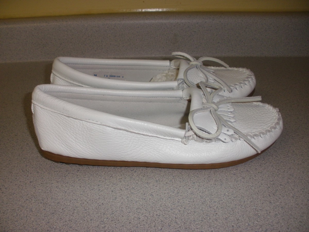 NIB Women's MINNETONKA Moccasins Deerskin Kilty White 7.5 | eBay NIB Women's MINNETONKA Moccasins Deerskin Kilty White 7.5 | eBay
