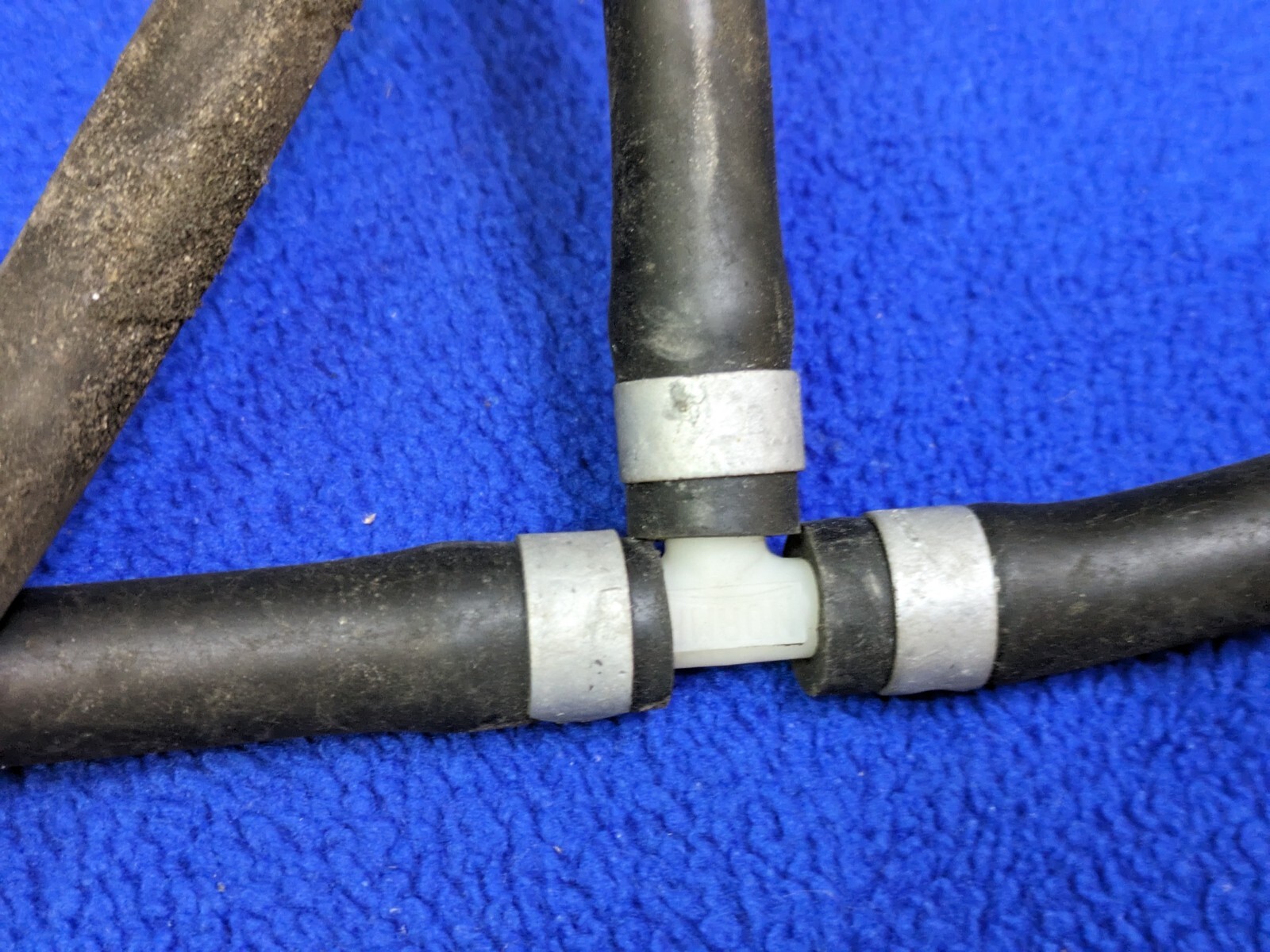 Bentley CONTINENTAL Flying Spur front bumper headlight washer fluid line hose oe
