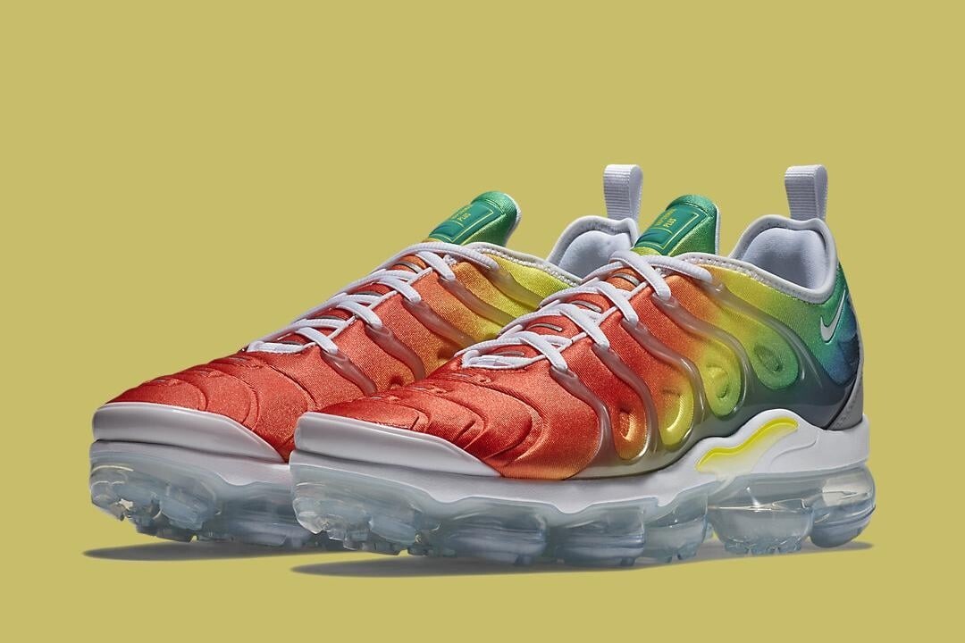 air vapormax plus rainbow