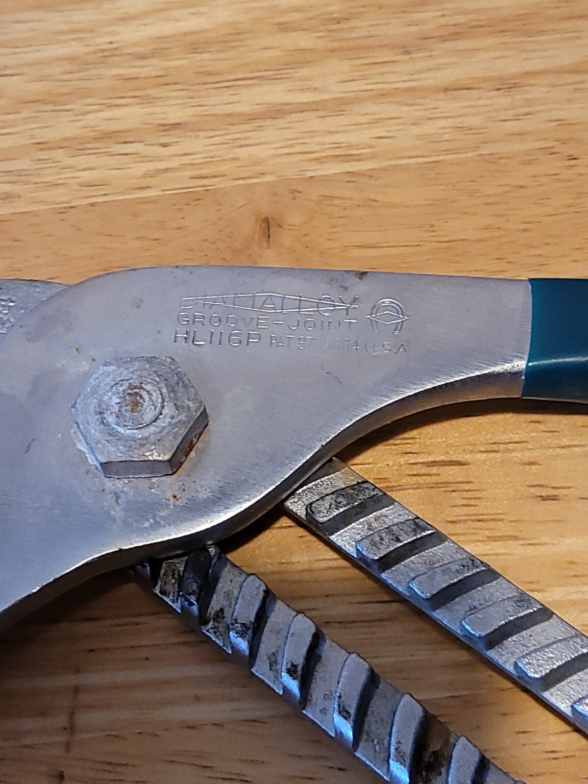 Diamalloy Diamond Horseshoe Co. 16" Adjustable GrooveJoint Pliers