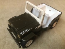 Alter kleiner Tonka Willy's Jeep mit deutlichen Spielspuren und Fehlteilen